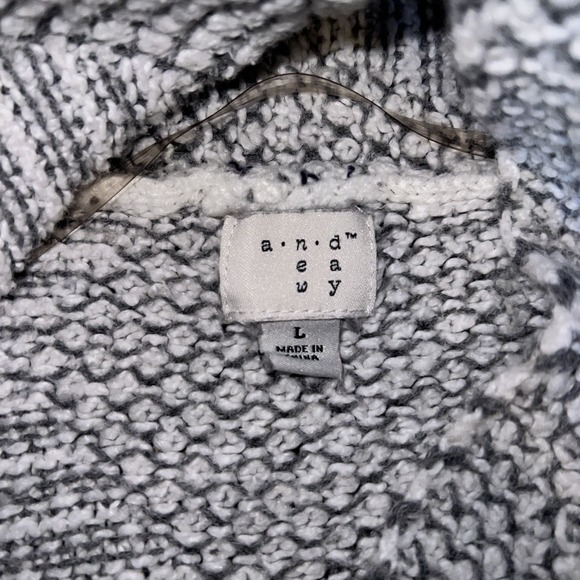 Gray and White Knit Open-front Women's Cardigan Large - Picture 2 of 6